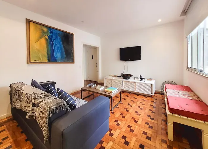 Apartamento no coração de Copacabana - Localização privilegiada - 50 metros da praia Rio de Janeiro